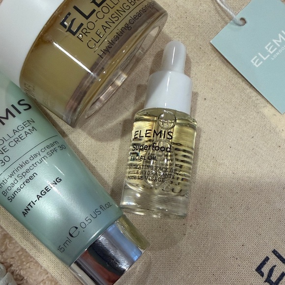 ELEMIS deluxe Skincare Collection with Orange and white Bags - Picture 5 of 15